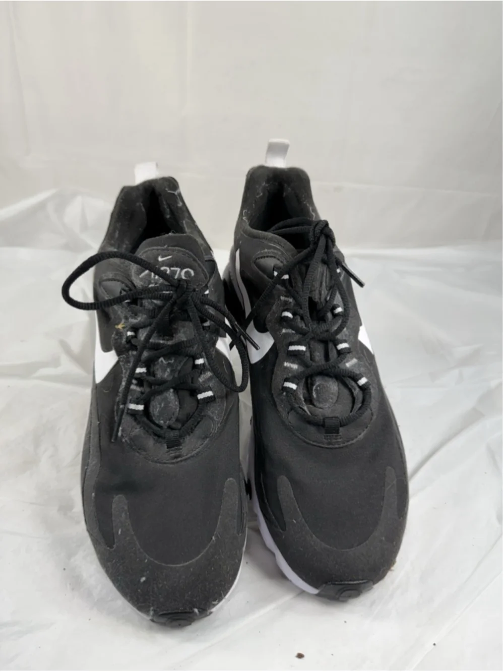Nike Men's Air Max 270 React Training Shoes Size 7.5 US Black/White AO4971-004